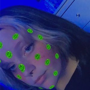 Meet your Posher, Joely